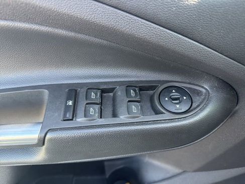 Used 2015 Ford Escape SE w/ SE Chrome Package image 16