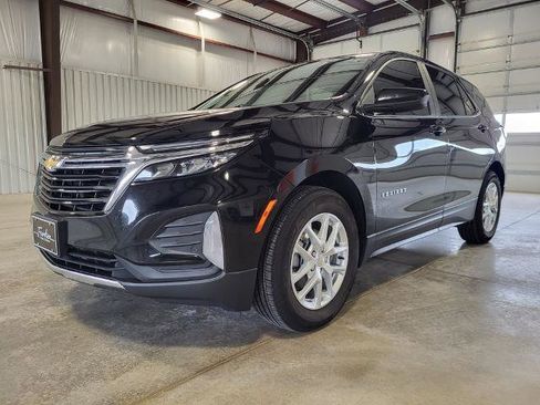 Used 2022 Chevrolet Equinox LT FWD image 2