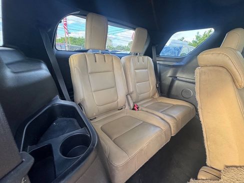 Used 2016 Ford Explorer XLT w/ Equipment Group 202A FWD image 20