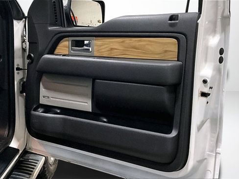 Used 2011 Ford F150 Lariat w/ Lariat Chrome Pkg image 28