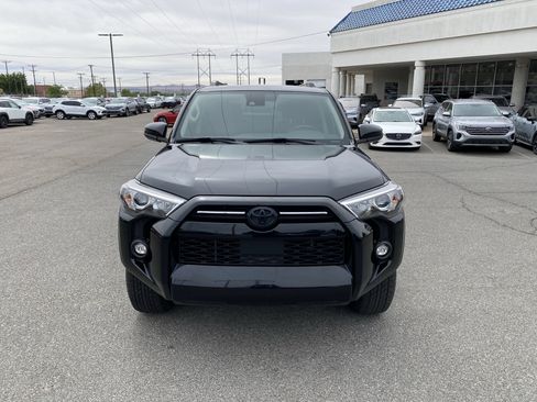 Used 2022 Toyota 4Runner SR5 RWD image 35