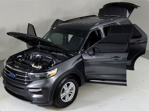 Used 2020 Ford Explorer XLT w/ Equipment Group 202A image 48