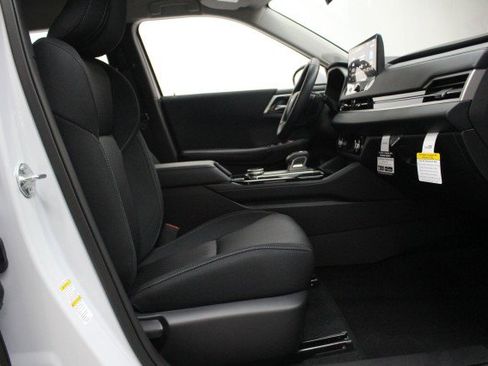 New 2026 Mitsubishi Outlander ES image 18