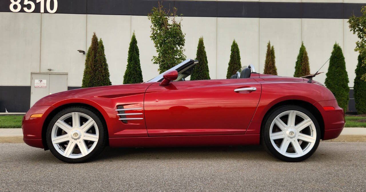 Used 2005 Chrysler Crossfire Limited RWD image 2