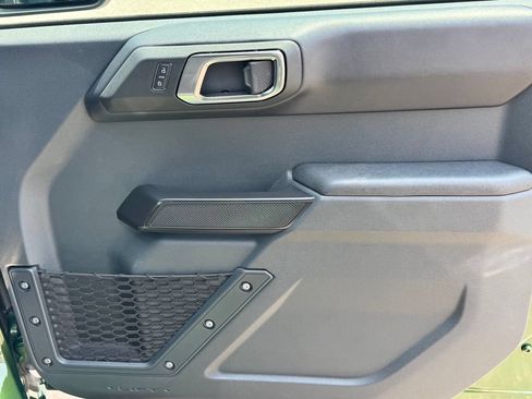 Used 2025 Ford Bronco Outer Banks AWD/4WD image 15