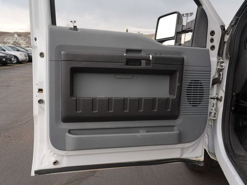 Used 2015 Ford F250 XL w/ Power Equipment Group AWD/4WD image 14