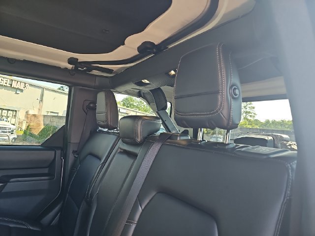 Used 2025 Ford Bronco Badlands AWD/4WD image 16