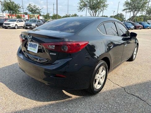 Used 2018 MAZDA MAZDA3 Touring FWD image 5