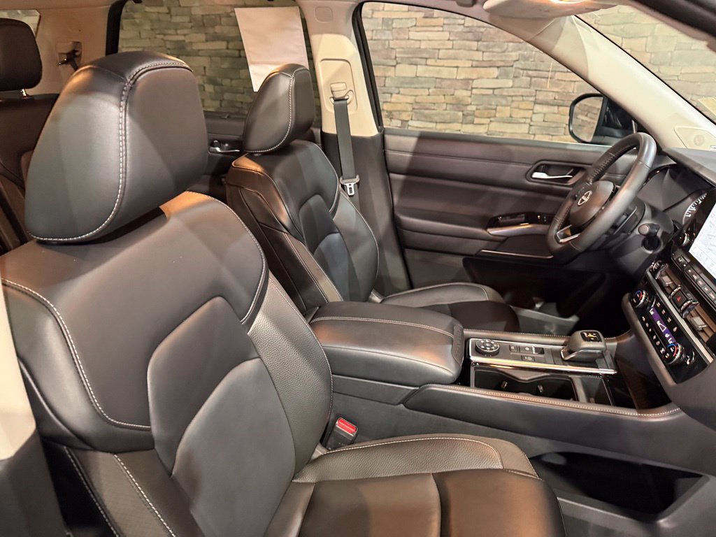 Certified 2024 Nissan Pathfinder SL w/ SL Premium Package AWD/4WD image 32