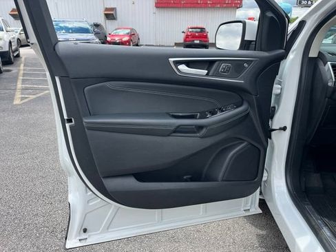 Used 2020 Ford Edge Titanium AWD/4WD image 19