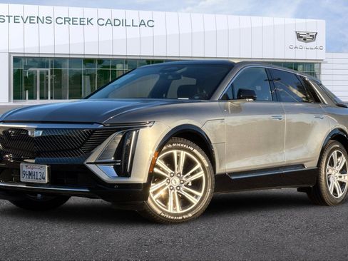 Certified 2024 Cadillac Lyriq Tech w/ Driver Assist Package image 7