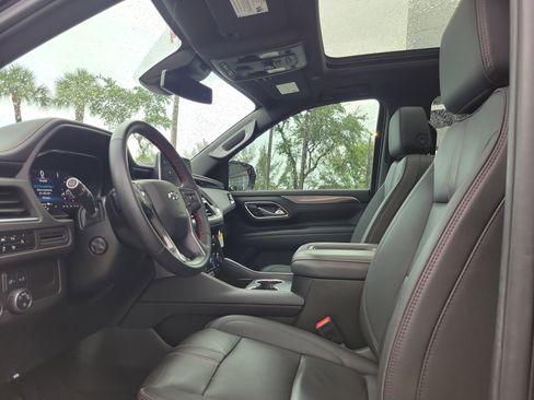 Used 2024 Chevrolet Suburban RST w/ Luxury Package RWD image 12