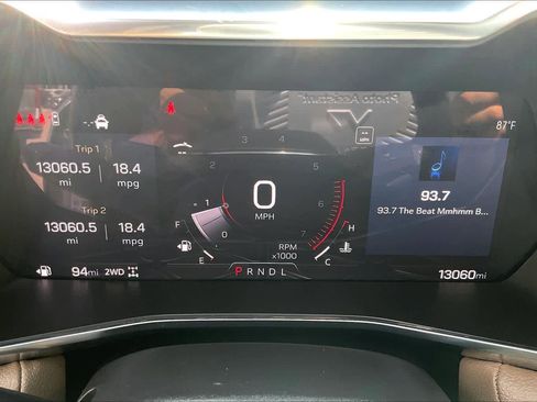 Used 2024 GMC Canyon Denali image 26