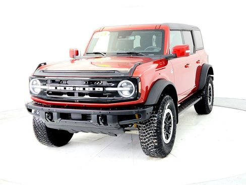 Used 2024 Ford Bronco Outer Banks w/ Sasquatch Package image 2