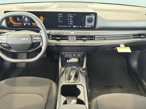 New 2026 Kia K4 FWD image 26