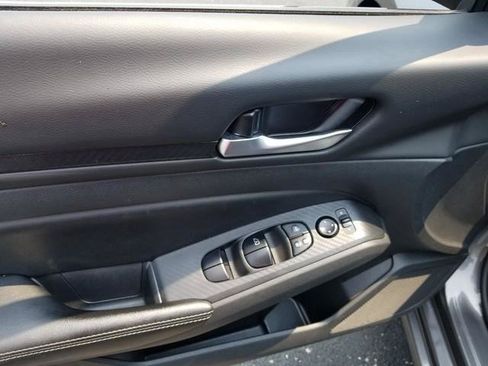 Used 2024 Nissan Altima 2.5 SV FWD image 10
