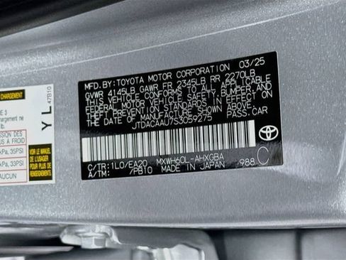 Certified 2025 Toyota Prius XLE FWD image 32