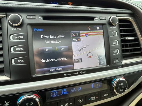 Used 2018 Toyota Highlander XLE AWD/4WD image 27