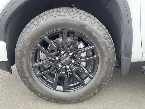 Used 2024 GMC Sierra 1500 Elevation image 30