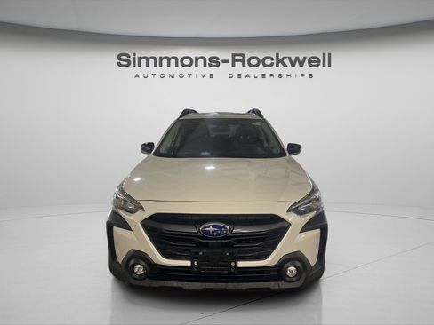 Used 2023 Subaru Outback Premium image 2