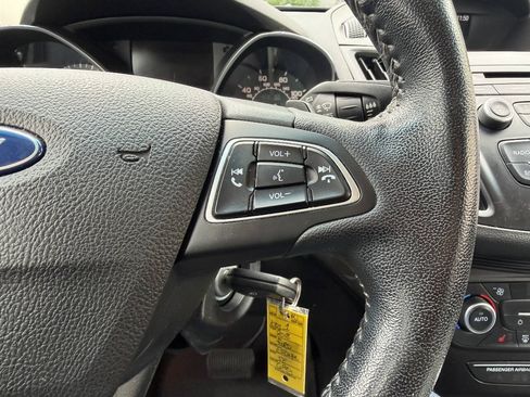 Used 2018 Ford Escape SE w/ SE Sport Appearance Package AWD/4WD image 20