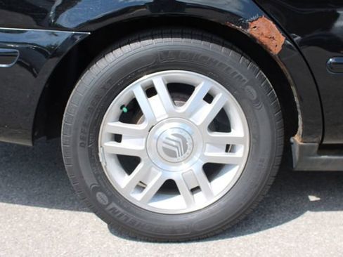 Used 2005 Mercury Sable LS image 33