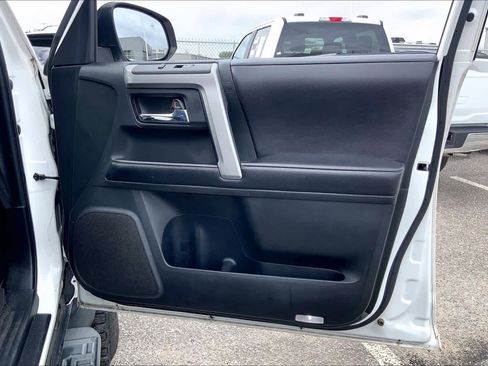 Used 2017 Toyota 4Runner SR5 image 23