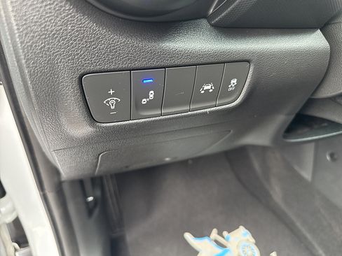 Used 2021 Hyundai Kona Limited AWD/4WD image 38