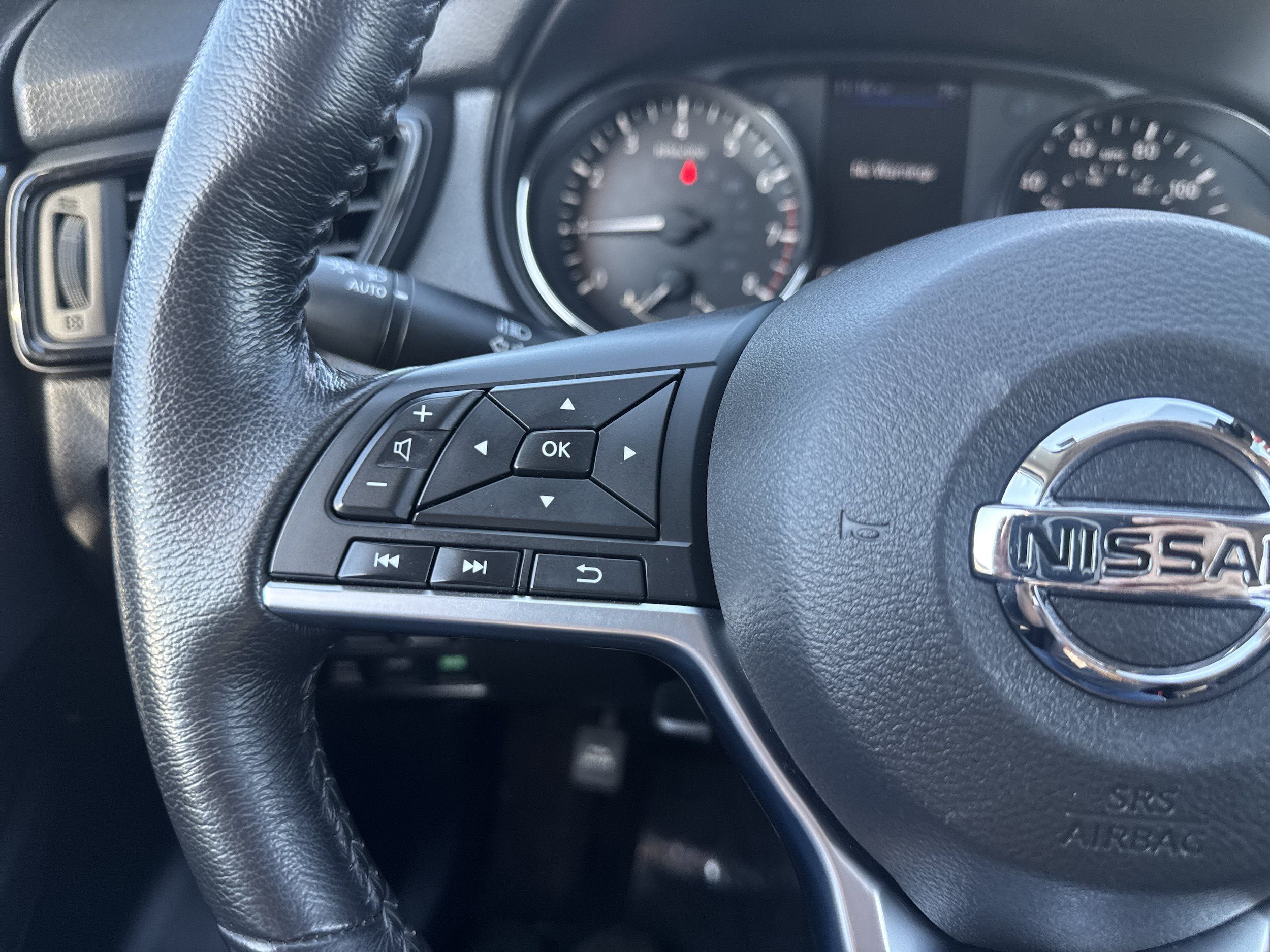 Used 2019 Nissan Rogue SV AWD/4WD image 18