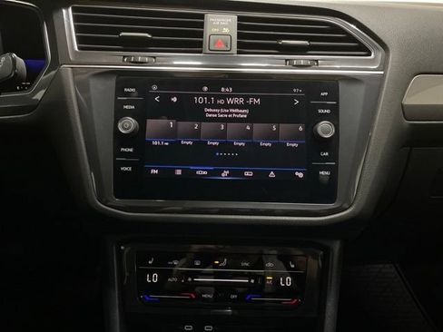 Used 2023 Volkswagen Tiguan SE w/ Panoramic Sunroof Package FWD image 46