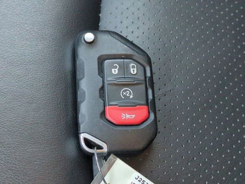 Certified 2020 Jeep Wrangler Unlimited Rubicon w/ Quick Order Package 28Y Recon image 28