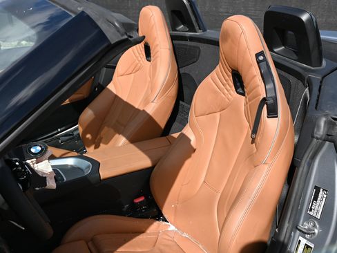 Used 2024 BMW Z4 sDrive30i w/ Premium Package RWD image 13