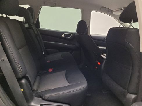 Used 2019 Nissan Pathfinder S FWD image 19