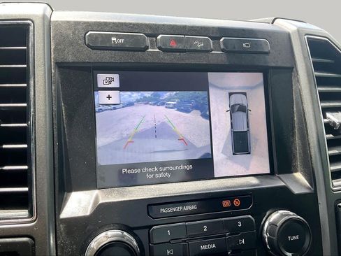 Used 2019 Ford F250 XLT w/ XLT Premium Package AWD/4WD image 26