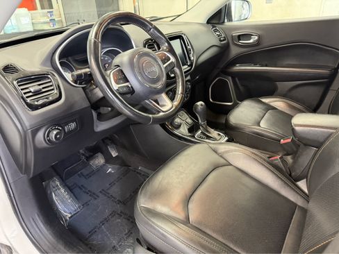Used 2019 Jeep Compass Limited AWD/4WD image 9