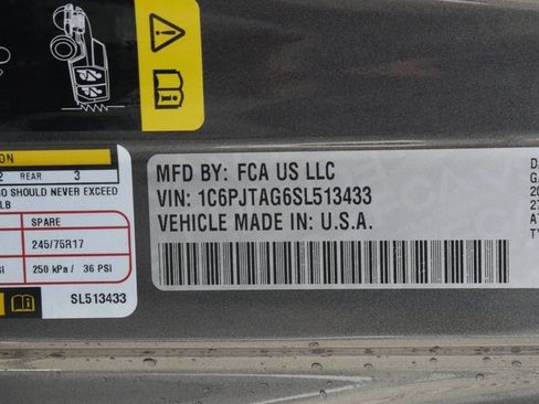 New 2025 Jeep Gladiator Sport image 25