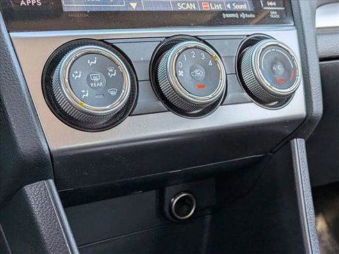 Used 2016 Subaru Crosstrek 2.0i Premium image 14