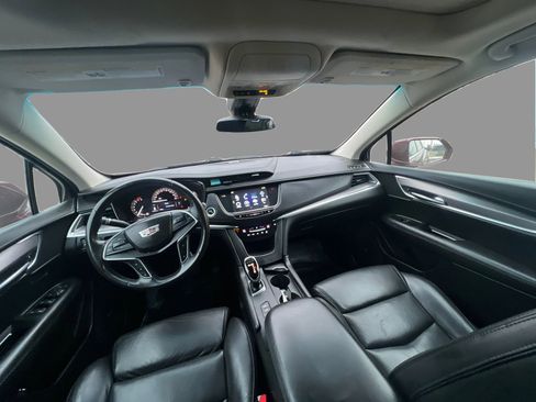 Used 2017 Cadillac XT5 Luxury w/ Driver Awareness Package image 22