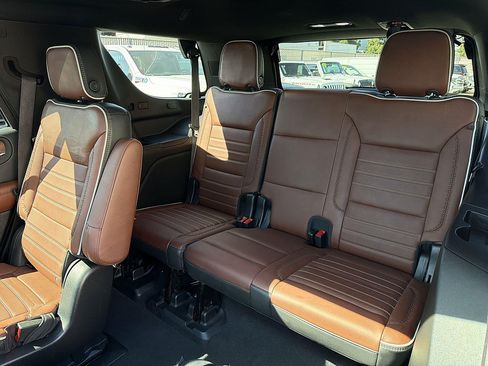 Used 2023 GMC Yukon Denali Ultimate AWD/4WD image 44