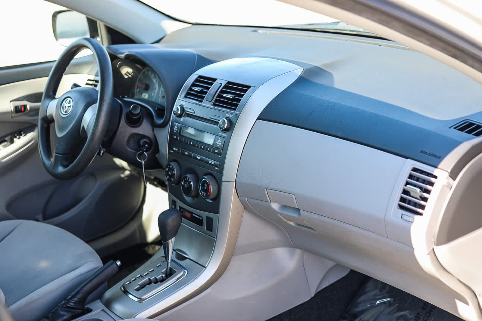 Used 2011 Toyota Corolla LE FWD image 13