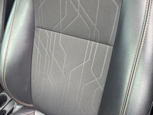 Used 2019 Chevrolet Trax LT w/ Sun & Sound Package FWD image 13