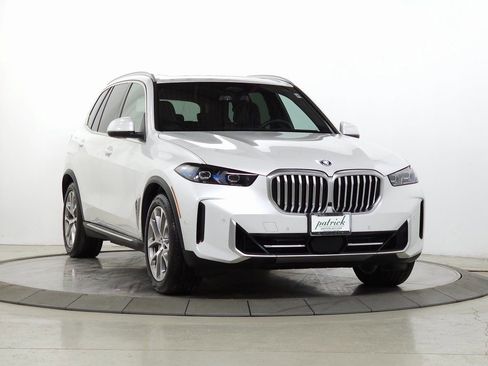 Used 2025 BMW X5 xDrive50e image 1