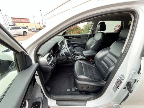 Used 2019 Kia Sorento EX image 11