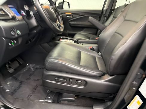 Used 2022 Honda Pilot Touring image 10