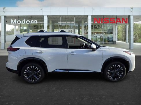 New 2026 Nissan Rogue Platinum w/ Platinum Premium Package image 4