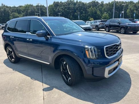Used 2025 Kia Telluride S FWD image 8