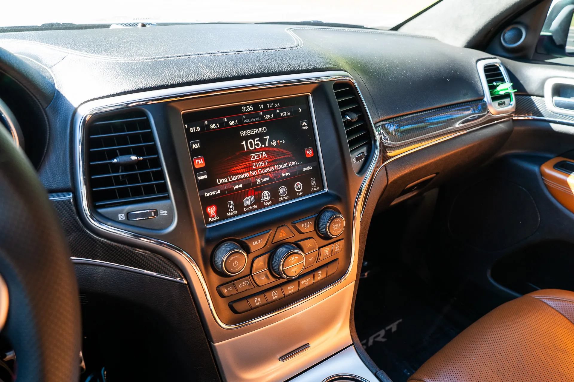 Used 2015 Jeep Grand Cherokee SRT AWD/4WD image 26