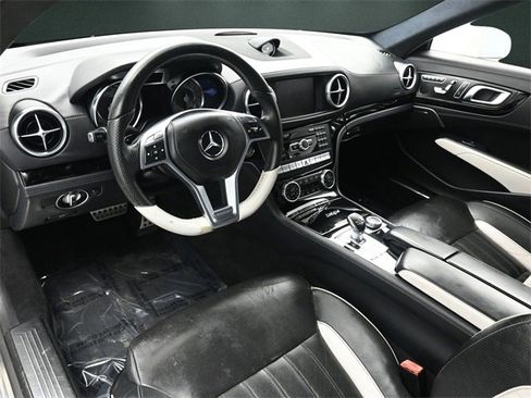 Used 2015 Mercedes-Benz SL 550 w/ White Arrow Edition image 10