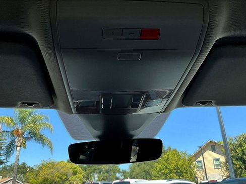 Used 2018 Volkswagen Atlas SE image 16