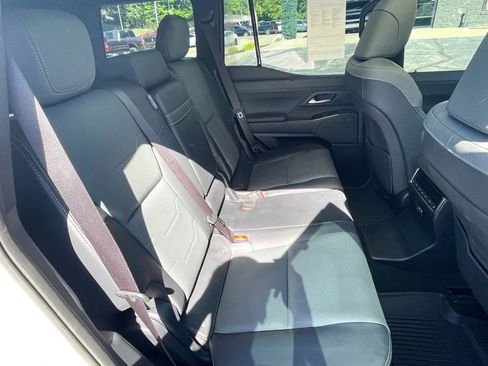 Used 2024 Lexus GX 550 w/ Accessory Package (2T) AWD/4WD image 13